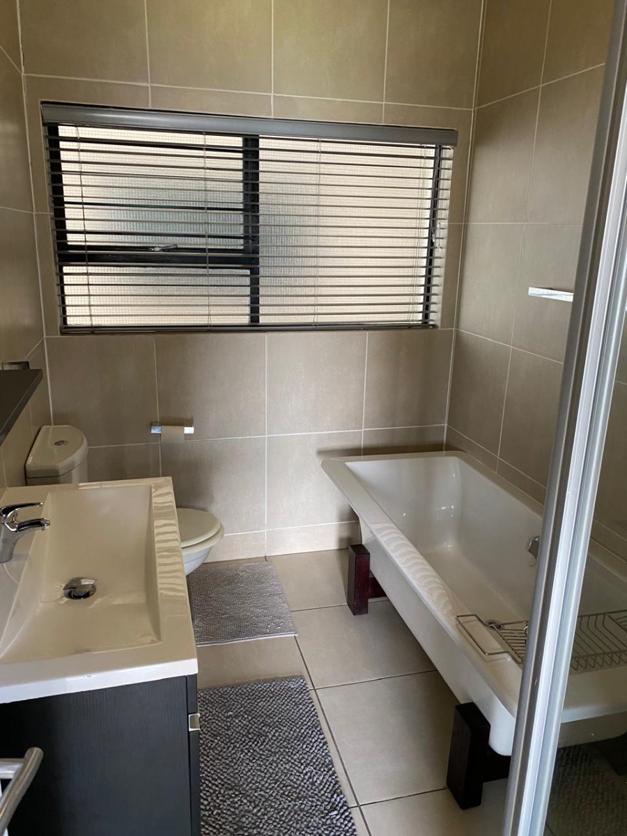 To Let 1 Bedroom Property for Rent in Greenstone Hill Gauteng