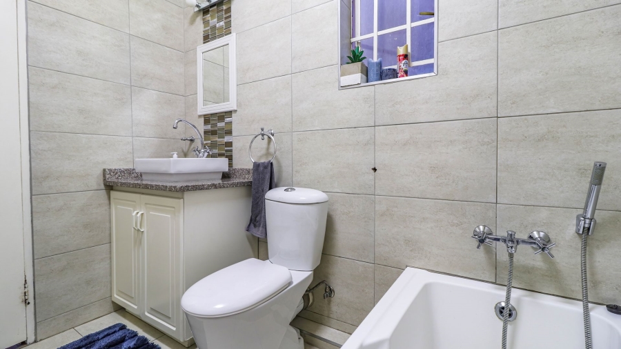 2 Bedroom Property for Sale in Killarney Gauteng