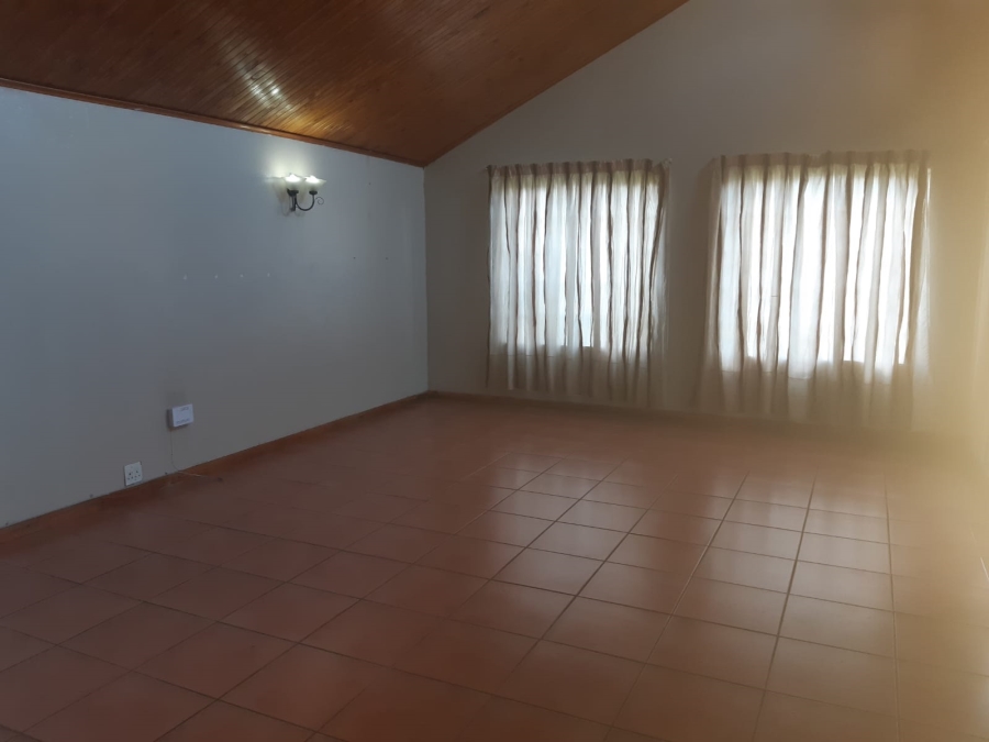 3 Bedroom Property for Sale in Bonaero Park Gauteng