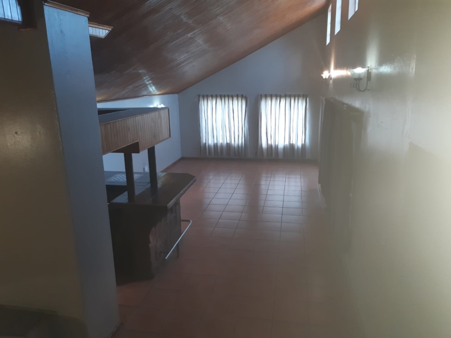 3 Bedroom Property for Sale in Bonaero Park Gauteng