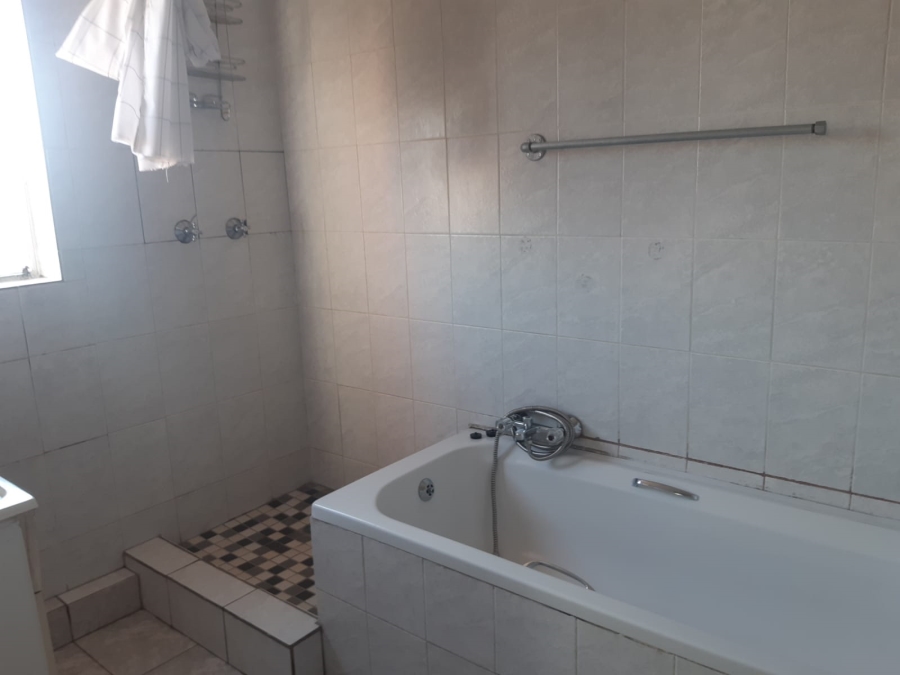 3 Bedroom Property for Sale in Bonaero Park Gauteng