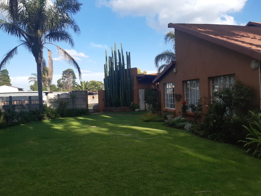 3 Bedroom Property for Sale in Bonaero Park Gauteng