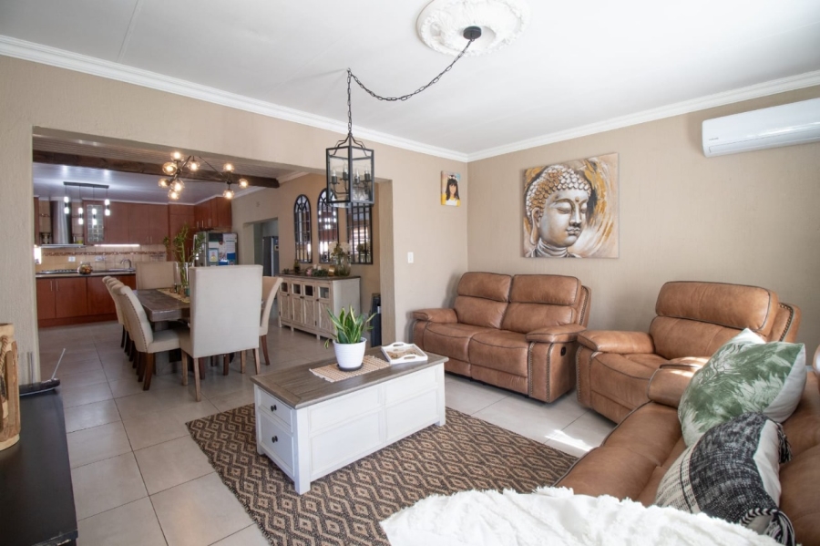 6 Bedroom Property for Sale in Croydon Gauteng