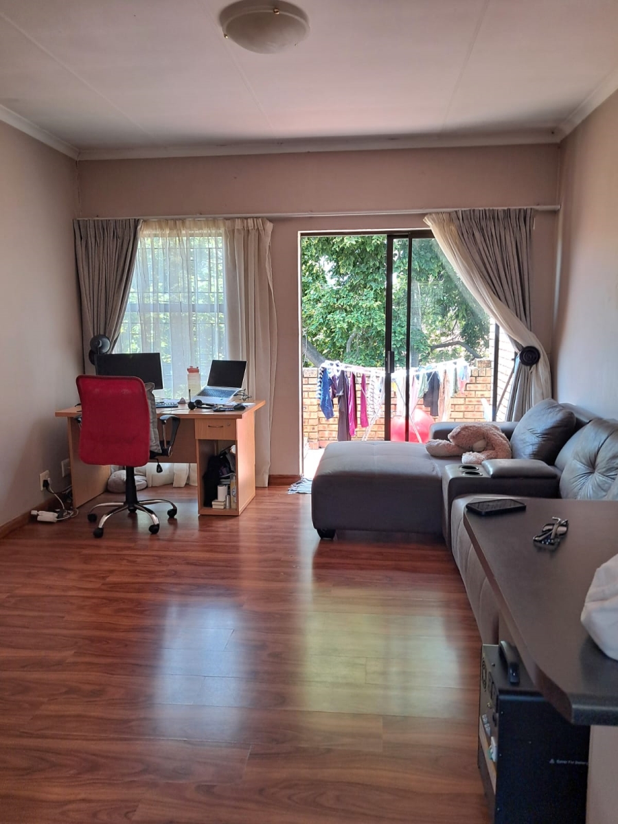 To Let 2 Bedroom Property for Rent in Paulshof Gauteng
