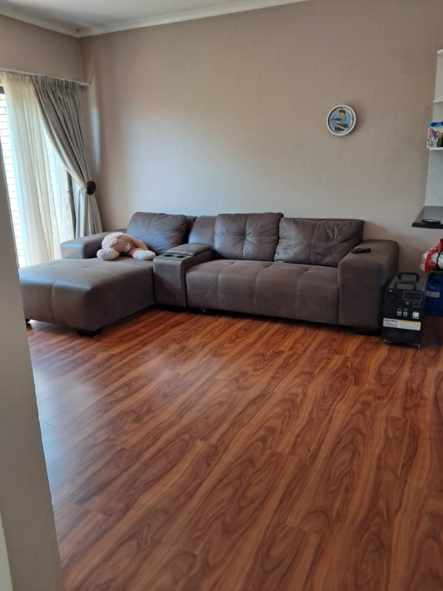 To Let 2 Bedroom Property for Rent in Paulshof Gauteng