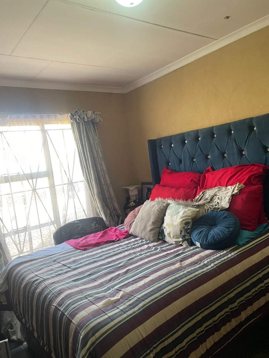 1 Bedroom Property for Sale in Lakeside Gauteng