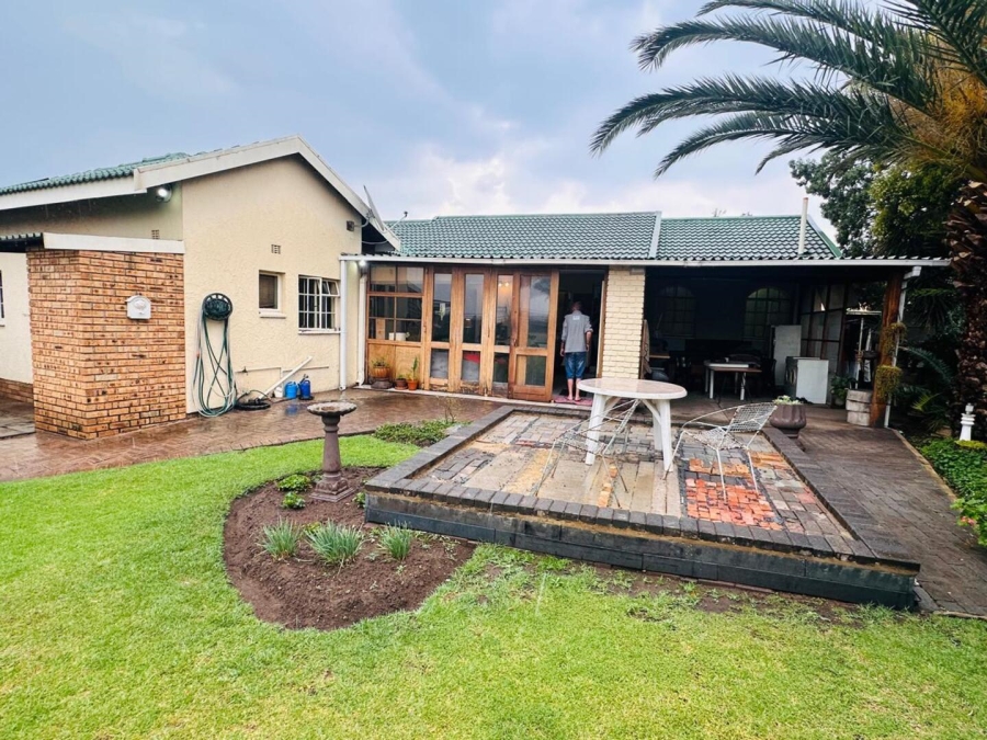 4 Bedroom Property for Sale in Flora Gardens Gauteng