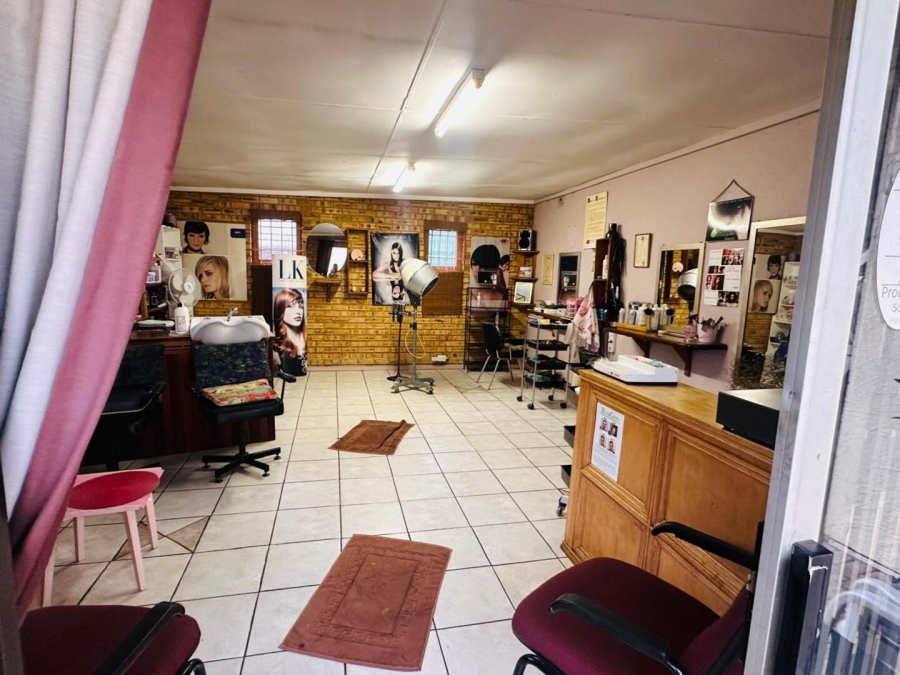 4 Bedroom Property for Sale in Flora Gardens Gauteng