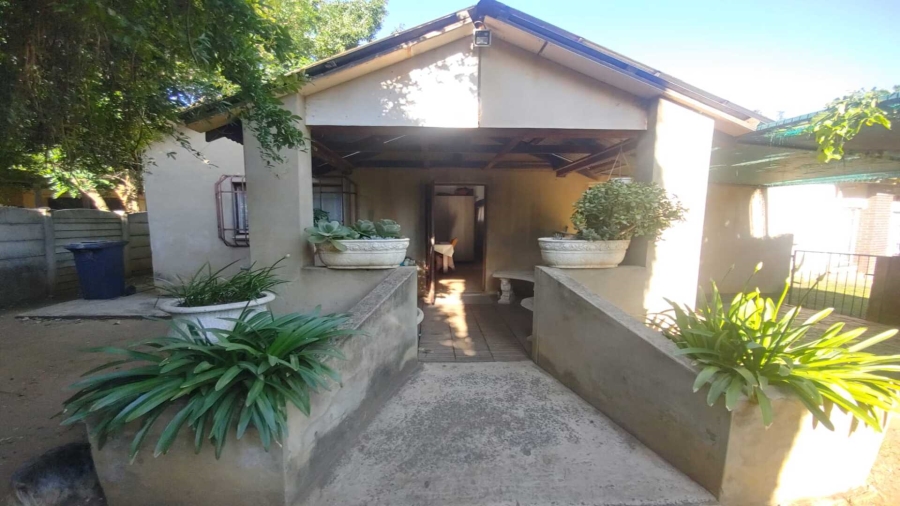 6 Bedroom Property for Sale in Sonland Park Gauteng