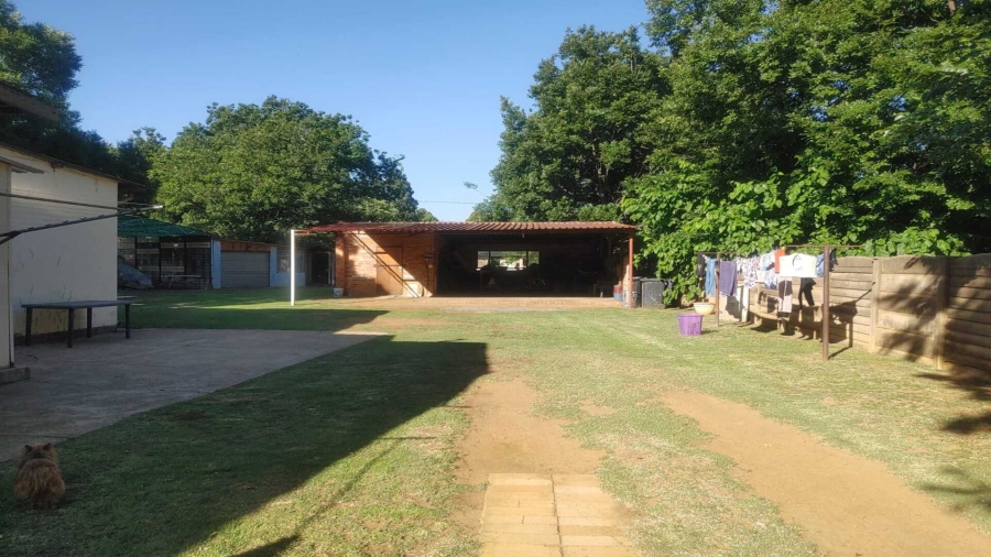 6 Bedroom Property for Sale in Sonland Park Gauteng