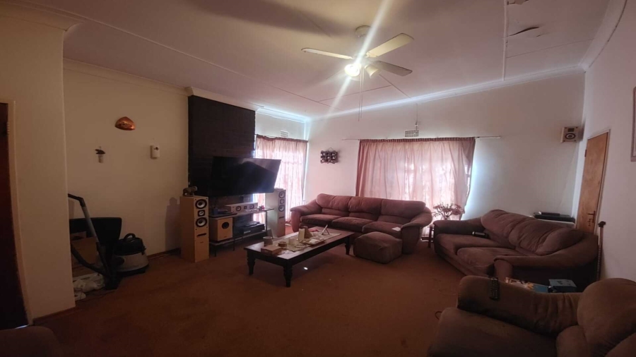 6 Bedroom Property for Sale in Sonland Park Gauteng