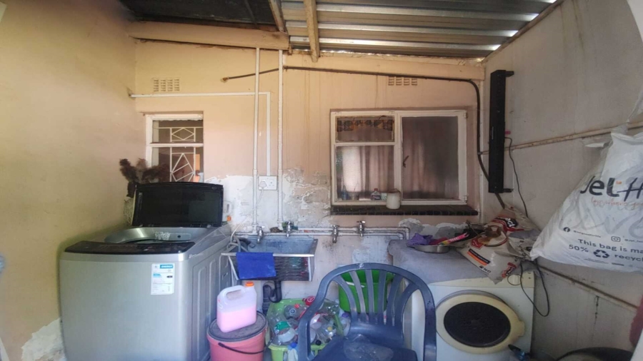 6 Bedroom Property for Sale in Sonland Park Gauteng