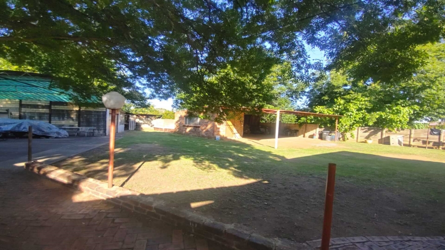 6 Bedroom Property for Sale in Sonland Park Gauteng