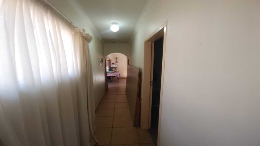 6 Bedroom Property for Sale in Sonland Park Gauteng