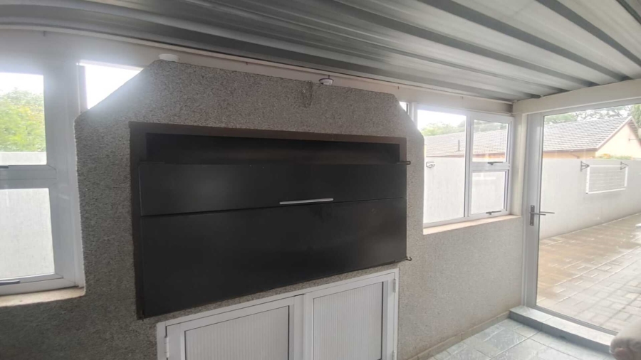 4 Bedroom Property for Sale in Arcon Park Gauteng