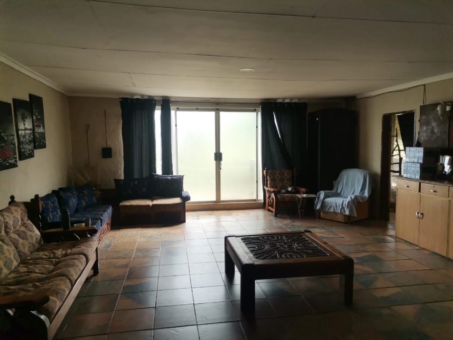To Let 5 Bedroom Property for Rent in Rosashof Gauteng