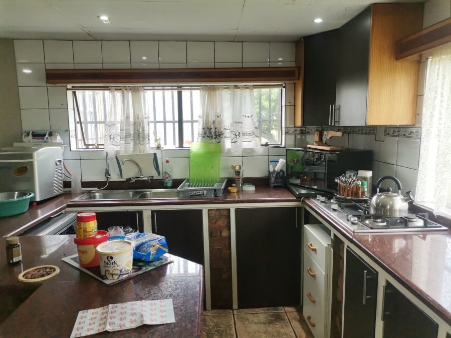 To Let 5 Bedroom Property for Rent in Rosashof Gauteng