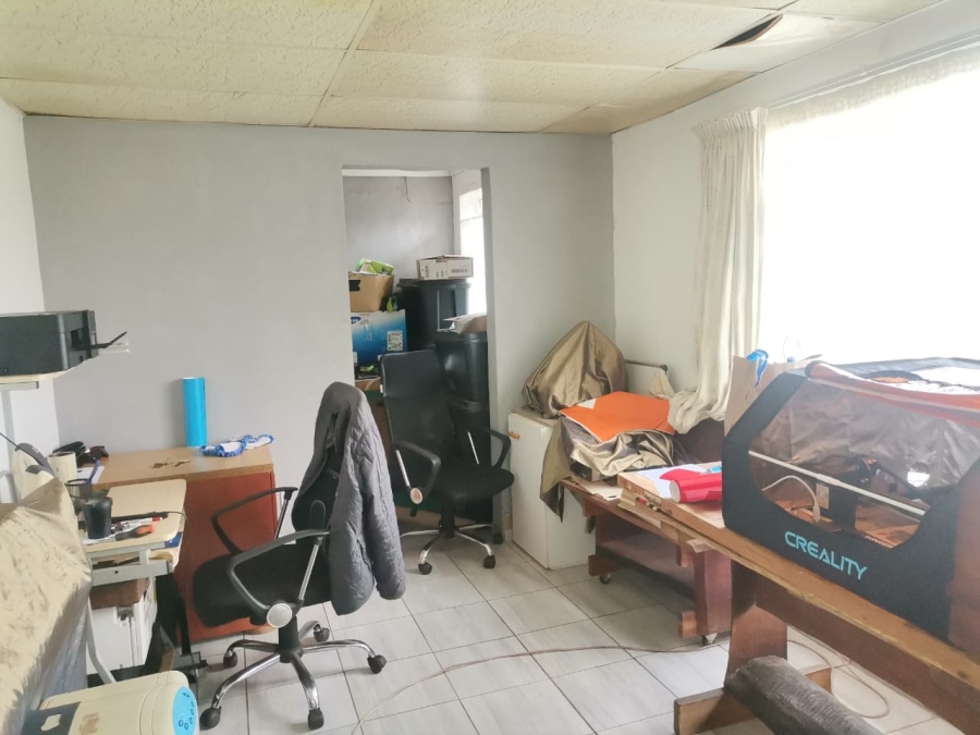 To Let 5 Bedroom Property for Rent in Rosashof Gauteng