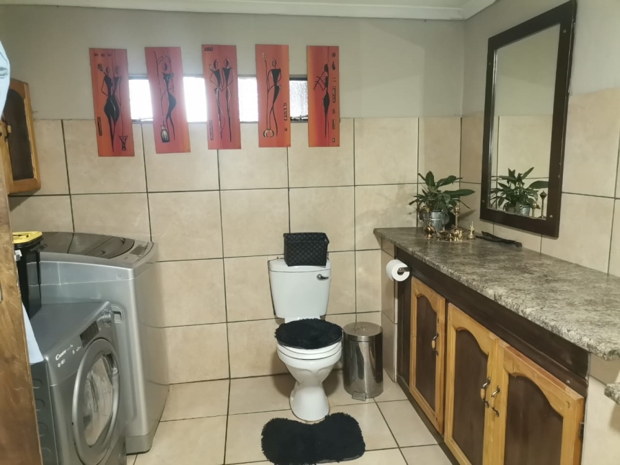 To Let 5 Bedroom Property for Rent in Rosashof Gauteng