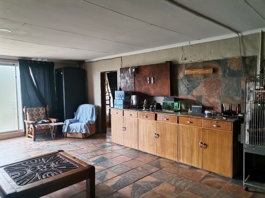 To Let 5 Bedroom Property for Rent in Rosashof Gauteng