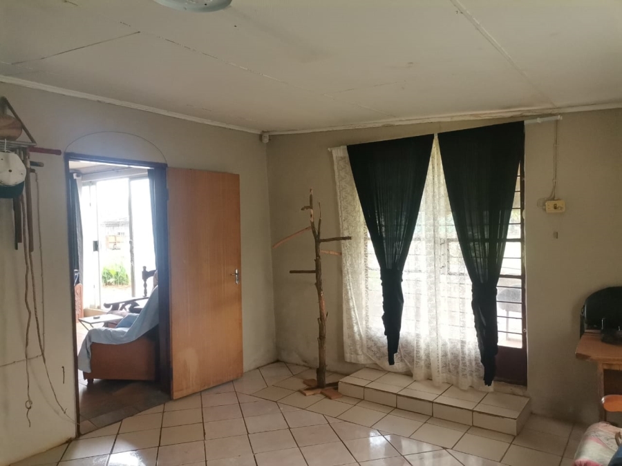 To Let 5 Bedroom Property for Rent in Rosashof Gauteng