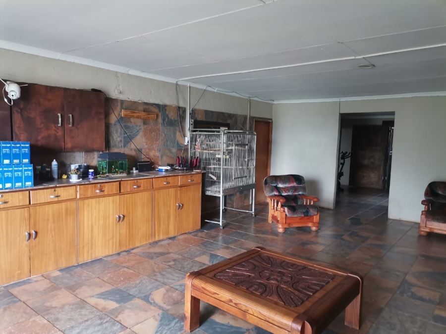 To Let 5 Bedroom Property for Rent in Rosashof Gauteng
