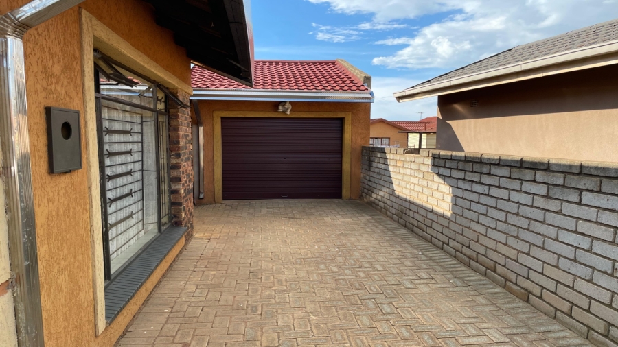 3 Bedroom Property for Sale in Sebokeng Zone 10 Gauteng