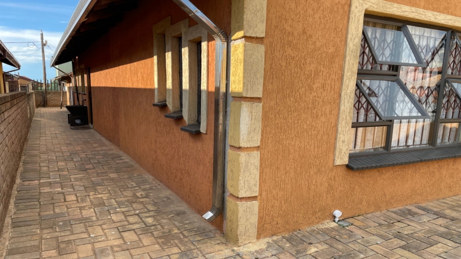 3 Bedroom Property for Sale in Sebokeng Zone 10 Gauteng