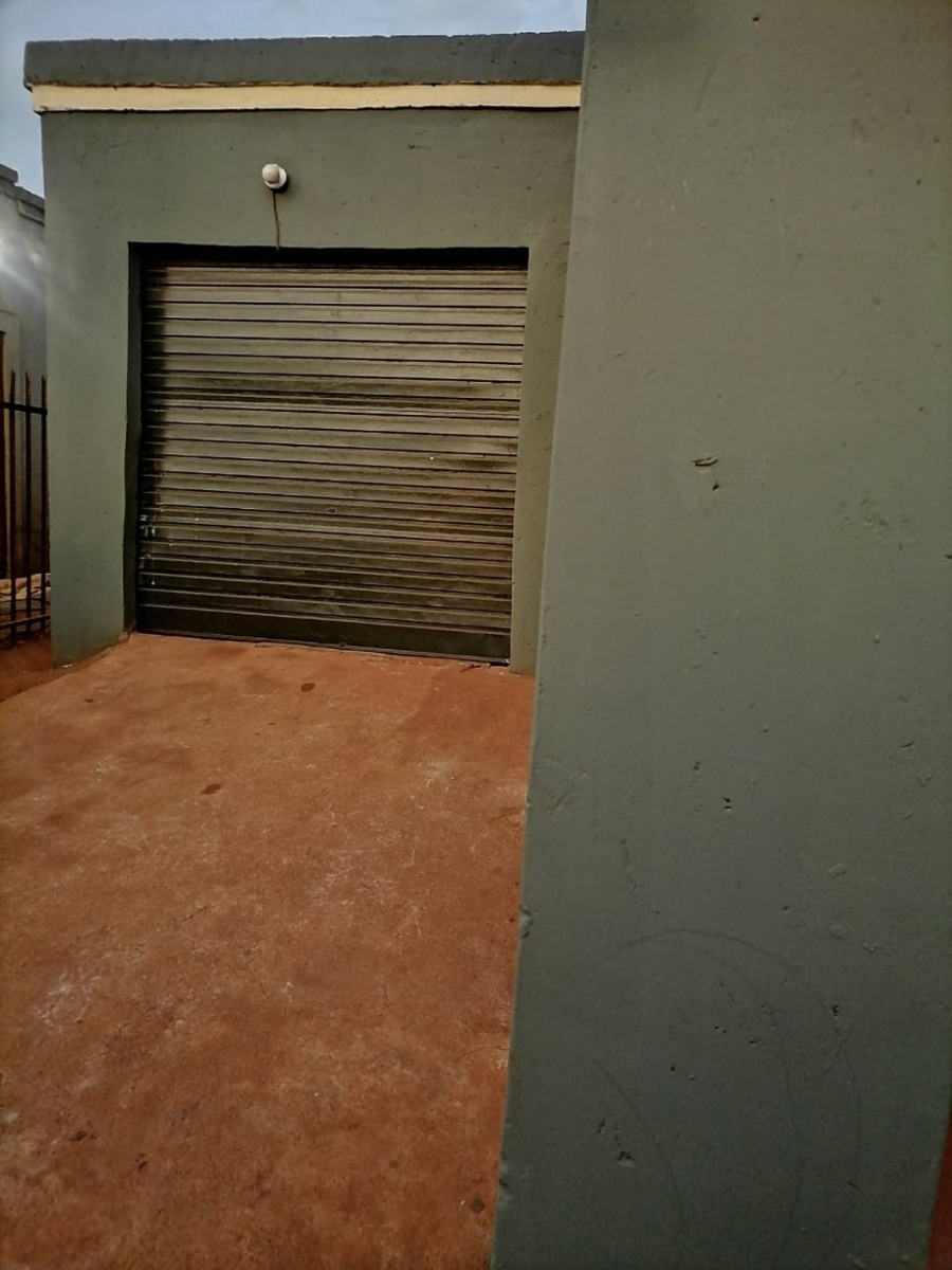 2 Bedroom Property for Sale in Drieziek Gauteng