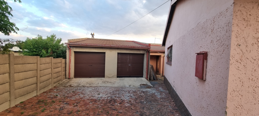 4 Bedroom Property for Sale in Tedstoneville Gauteng
