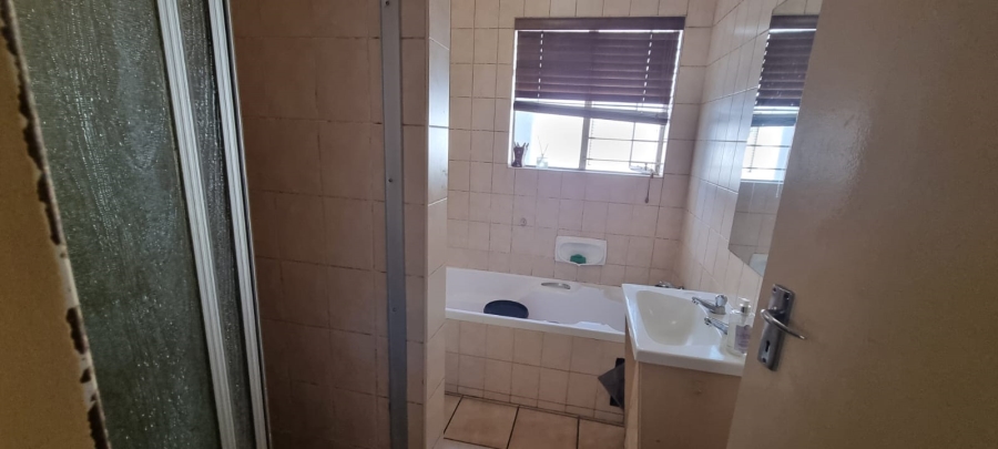 2 Bedroom Property for Sale in Denlee Gauteng