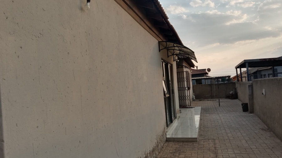 4 Bedroom Property for Sale in Windmill Park Gauteng