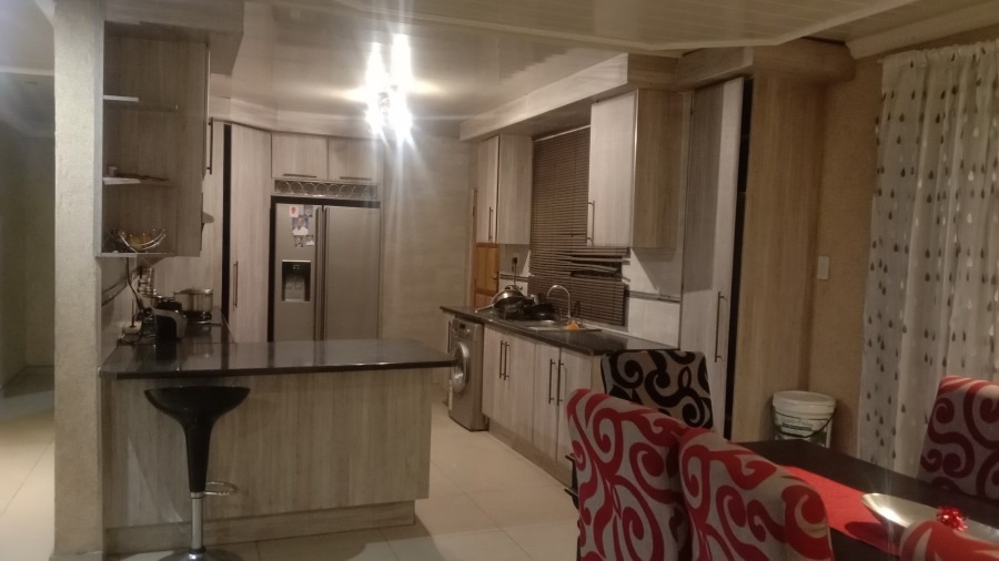 4 Bedroom Property for Sale in Windmill Park Gauteng