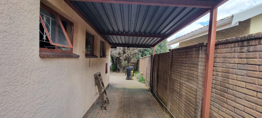To Let 2 Bedroom Property for Rent in Albemarle Gauteng