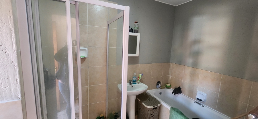 To Let 2 Bedroom Property for Rent in Comet Gauteng