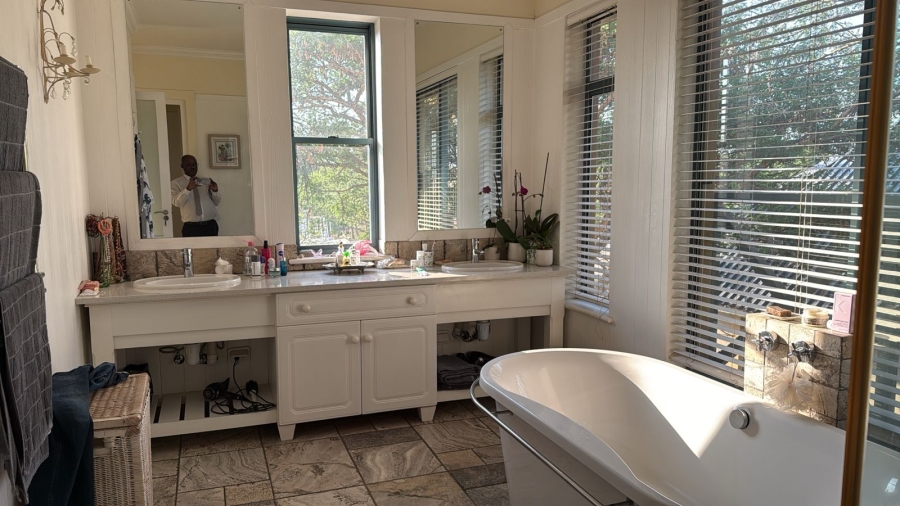 4 Bedroom Property for Sale in Knopjeslaagte AH Gauteng