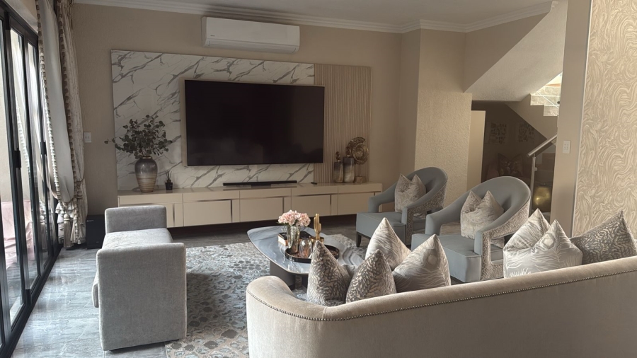 4 Bedroom Property for Sale in Midstream Ridge Gauteng