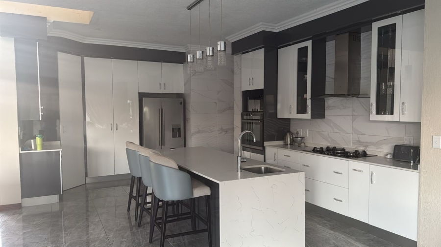 4 Bedroom Property for Sale in Midstream Ridge Gauteng