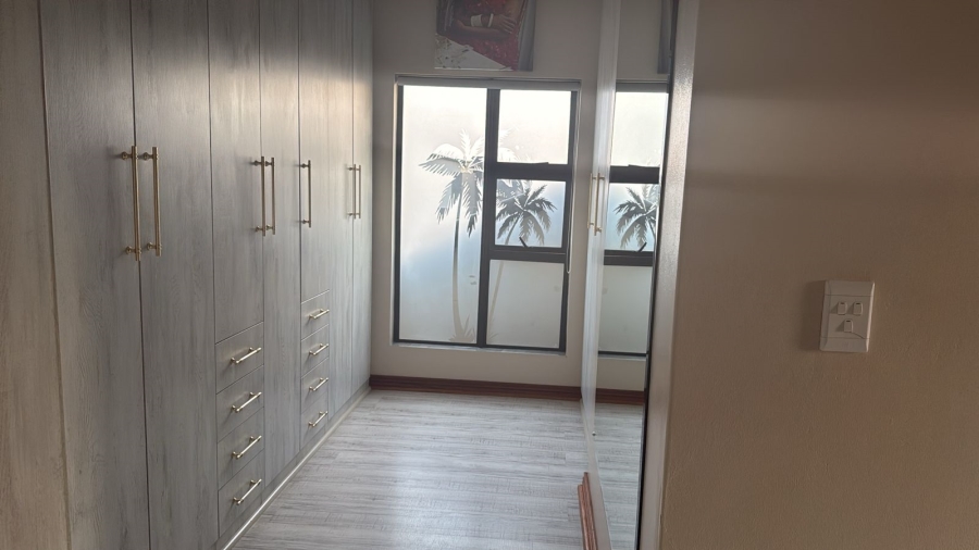 4 Bedroom Property for Sale in Midstream Ridge Gauteng