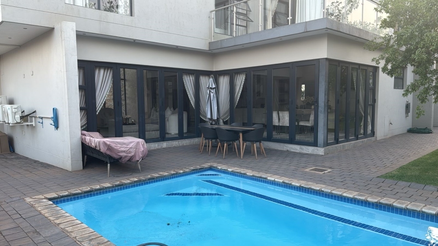 4 Bedroom Property for Sale in Midstream Ridge Gauteng