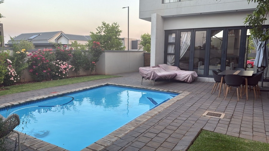 4 Bedroom Property for Sale in Midstream Ridge Gauteng