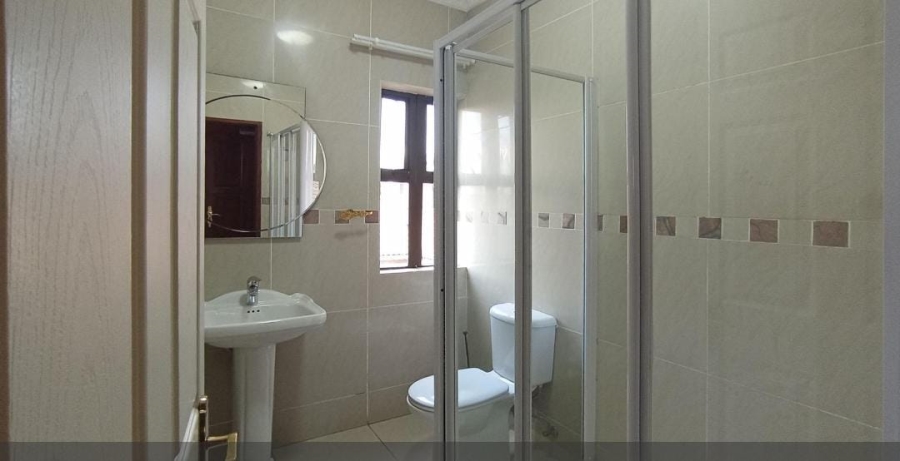 5 Bedroom Property for Sale in Blue Valley Golf Estate Gauteng