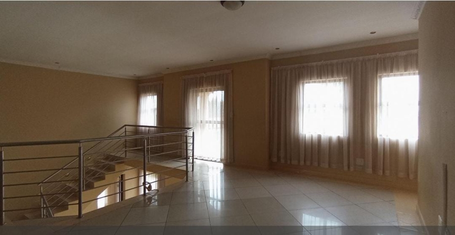 5 Bedroom Property for Sale in Blue Valley Golf Estate Gauteng