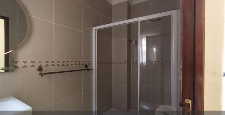 5 Bedroom Property for Sale in Blue Valley Golf Estate Gauteng