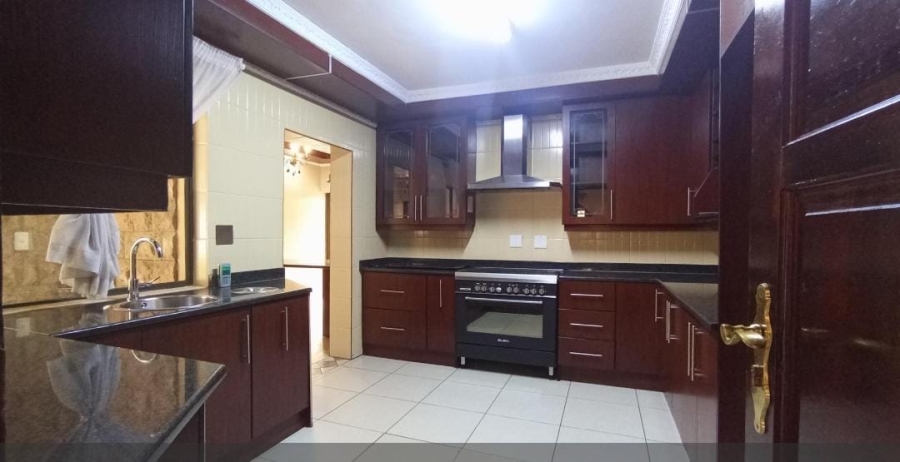 5 Bedroom Property for Sale in Blue Valley Golf Estate Gauteng