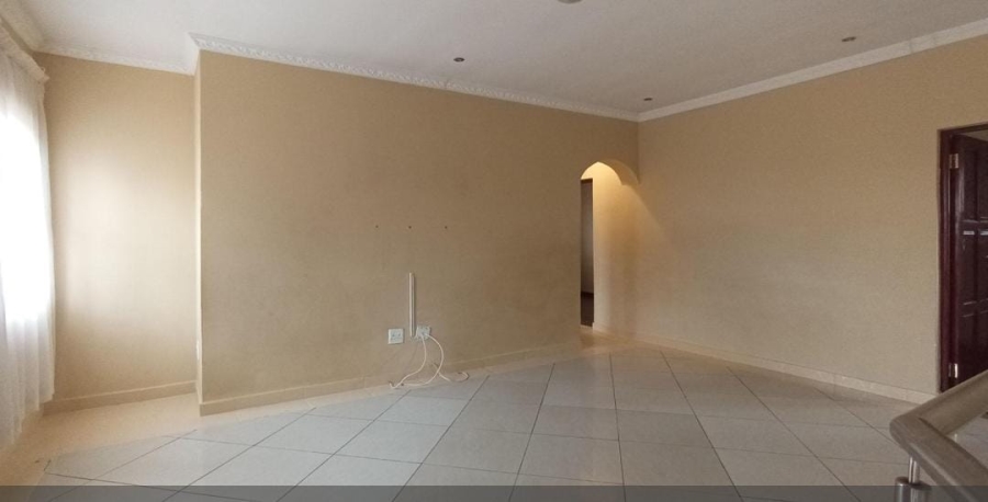 5 Bedroom Property for Sale in Blue Valley Golf Estate Gauteng