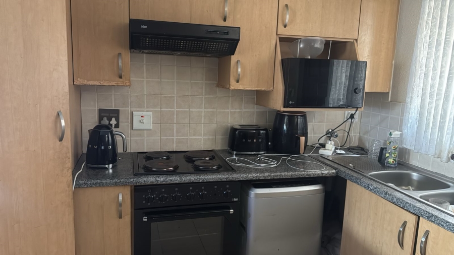 2 Bedroom Property for Sale in Birchleigh Gauteng