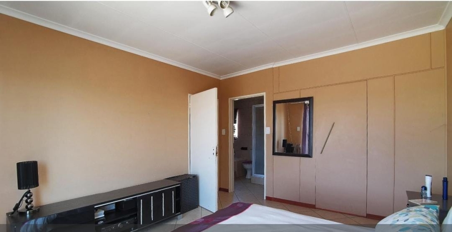 3 Bedroom Property for Sale in Noordwyk Gauteng