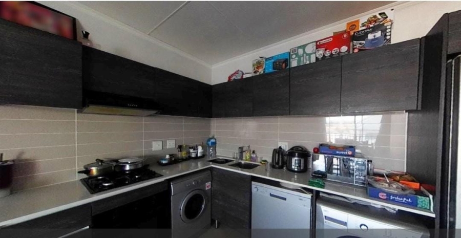 1 Bedroom Property for Sale in Bryanston Gauteng