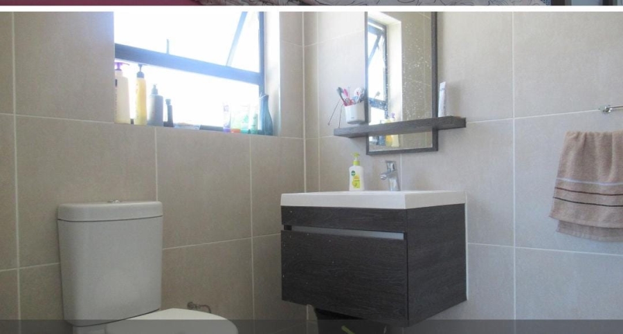 1 Bedroom Property for Sale in Bryanston Gauteng